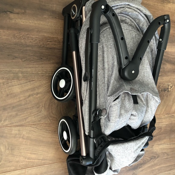 Bersey compact stroller - Picture 4 of 5